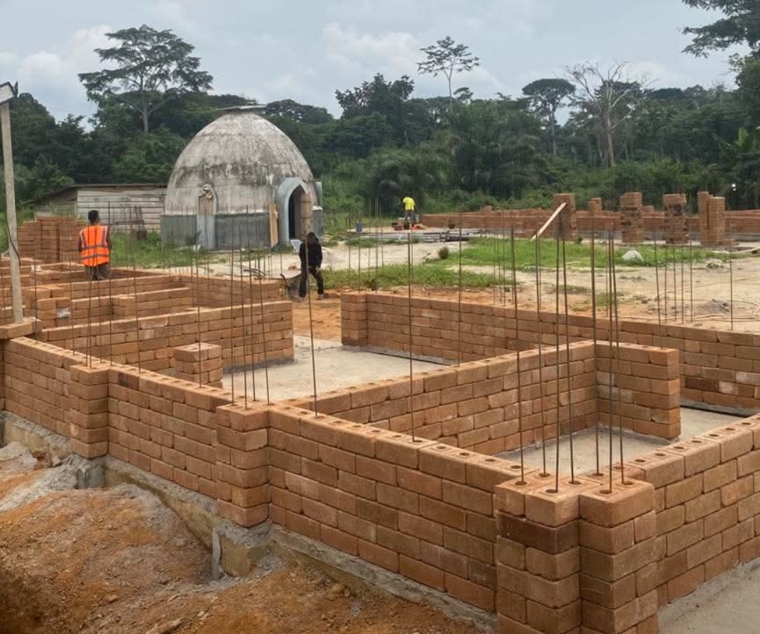 Interlocking compressed earth blocks – strength and precision