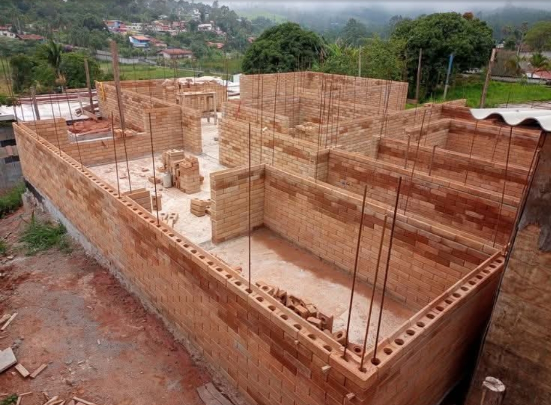 Finished natural earth-block wall